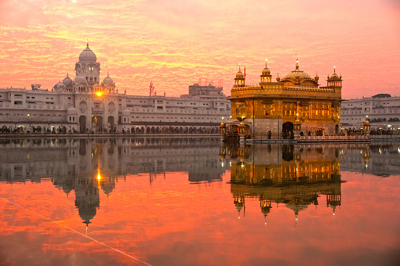 A picture of the Golden Temple taken at dusk